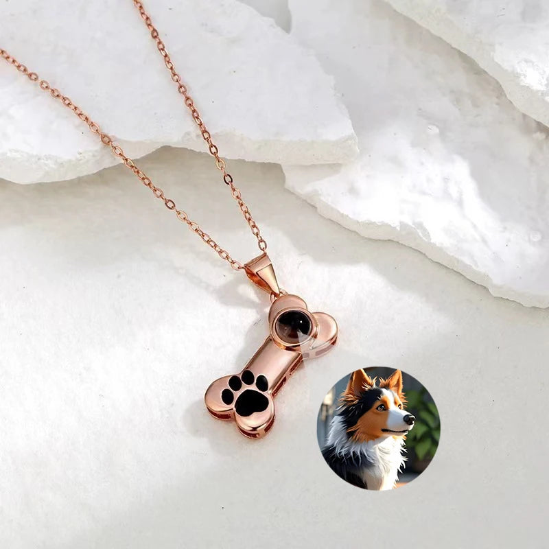 Personalisierte Halskette mit Hundeknochen und Foto-Projektion in Gold, Silber oder Roségold