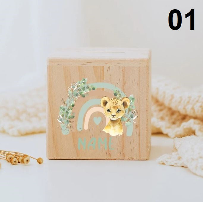 Personalisiertes Sparschwein aus Holz mit Tiermotiv und Namen für Kinder