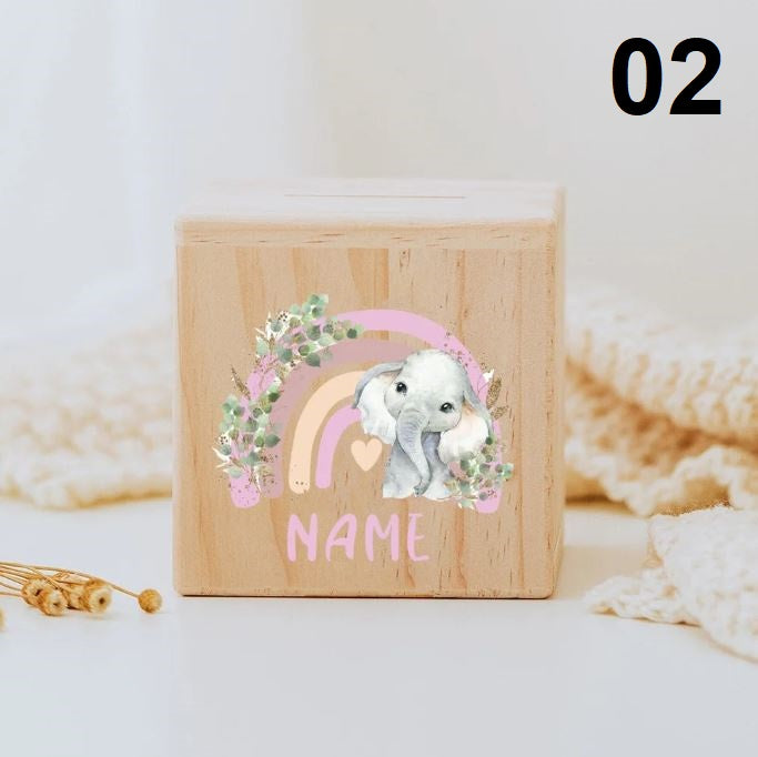 Personalisiertes Sparschwein aus Holz mit Tiermotiv und Namen für Kinder