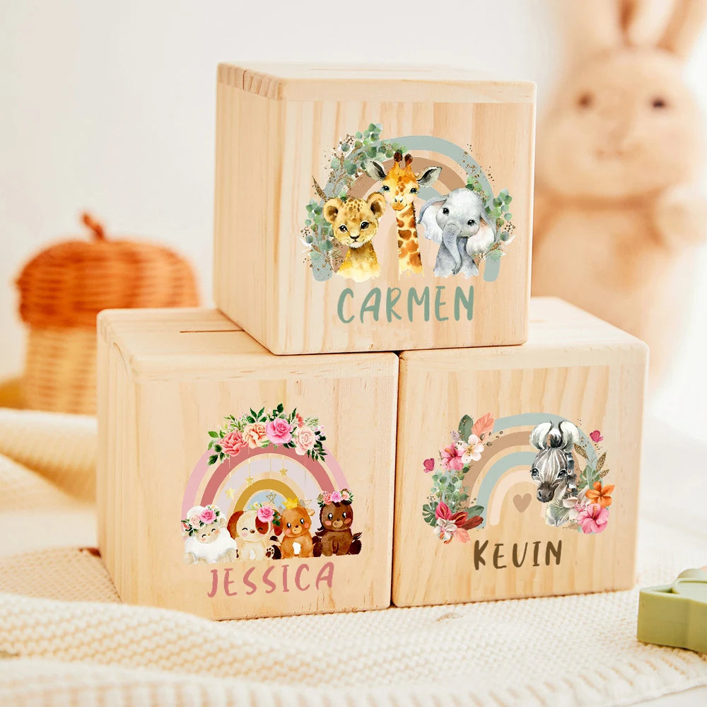 Personalisiertes Sparschwein aus Holz mit Tiermotiv und Namen für Kinder

